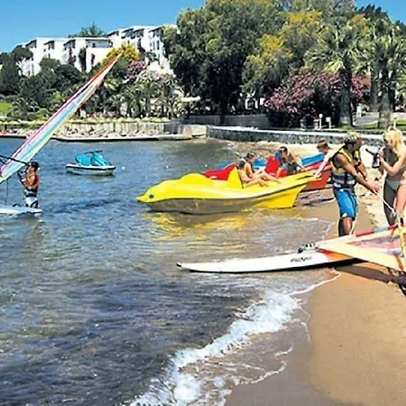 Kadikale אתר נופש טורגוטריס